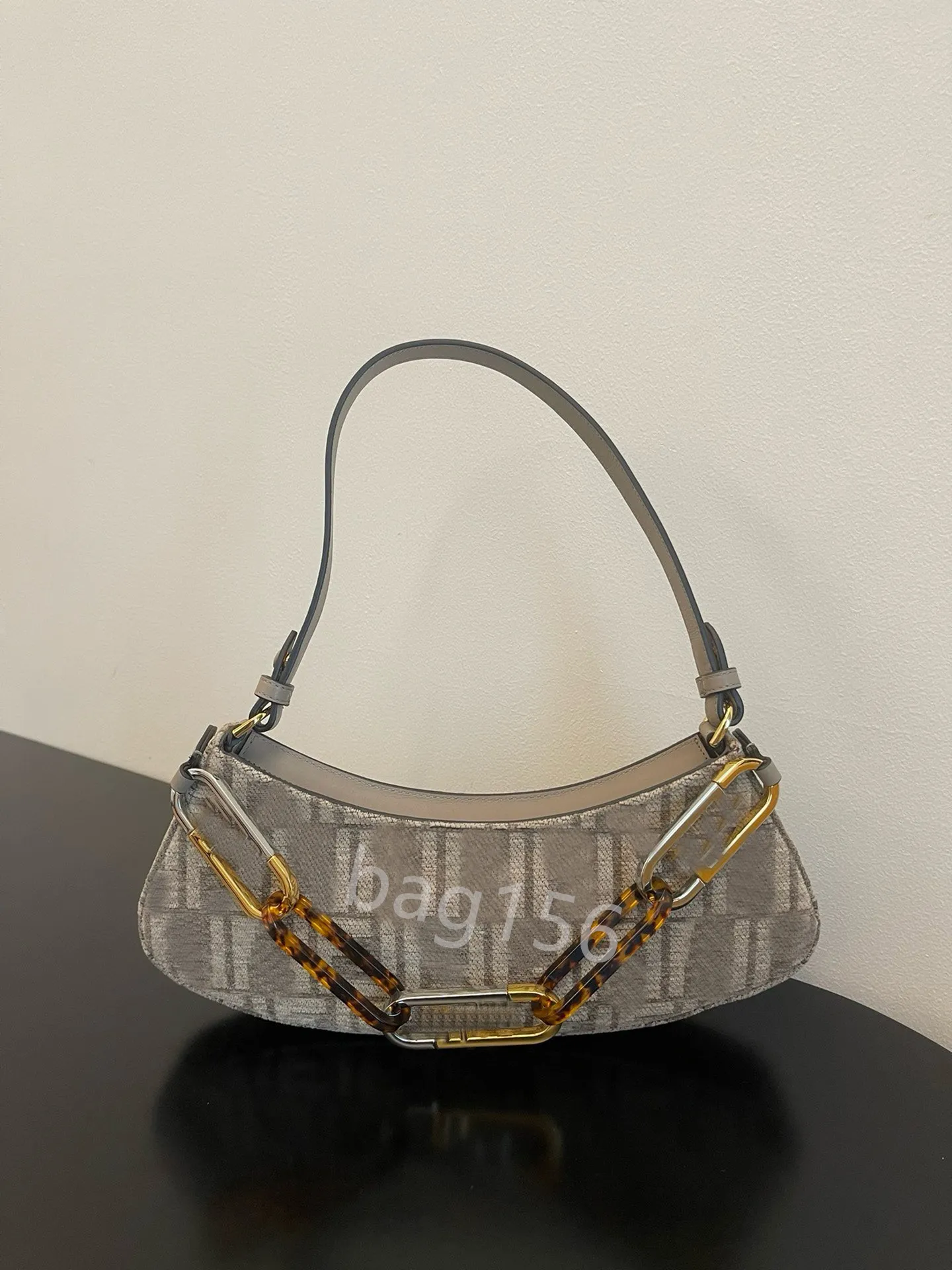 Borsa a specchio di livello superiore 10A Borsa con chiusura a battente di qualità Borsa da donna in vera pelle di tela da 32 cm Designer di lusso medio Cerniera Hobo Borsa nera con tracolla a catena Borsa a tracolla