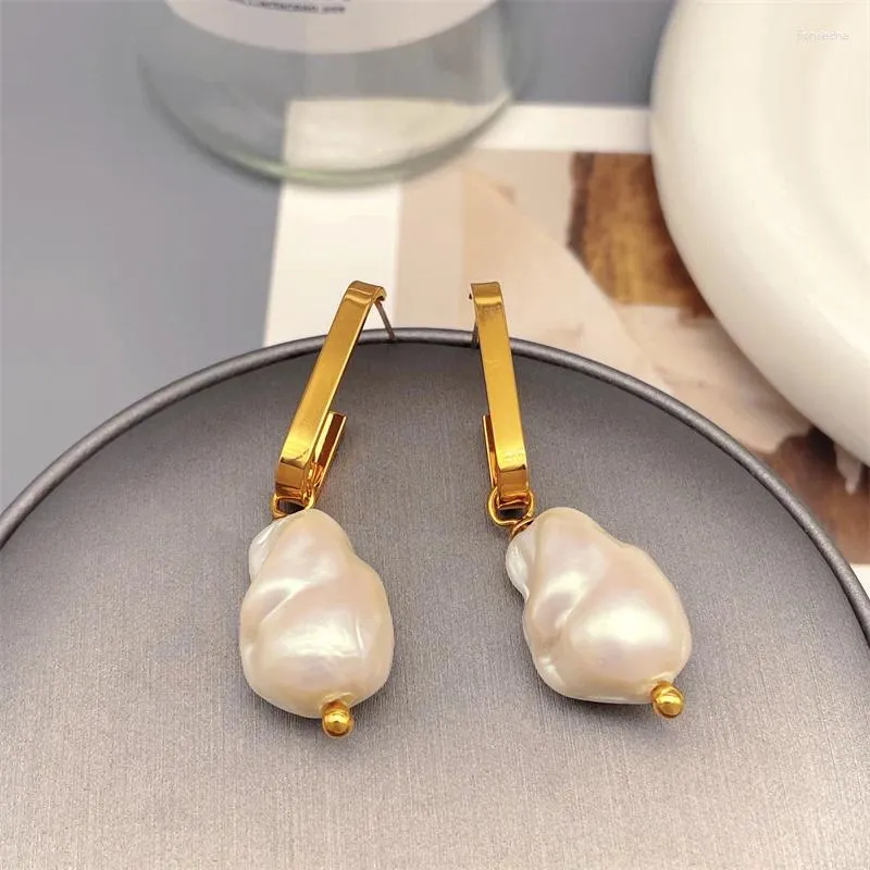 Kolczyki Dangle French Retro Baroque Pearl C Drop For Women Exqualite High-Pleating Patlant 18-Keled Gold Jewelry Hurt