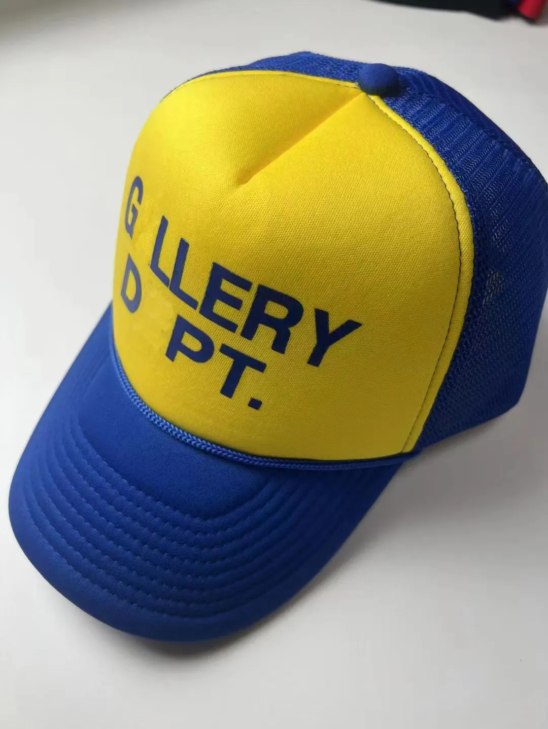 Летняя кепка Free Trucker Designer Популярная бейсболка Повседневная кепка Эластичный оттенок, регулируемый для спортивной кепки Кепка из сетки для улицы
