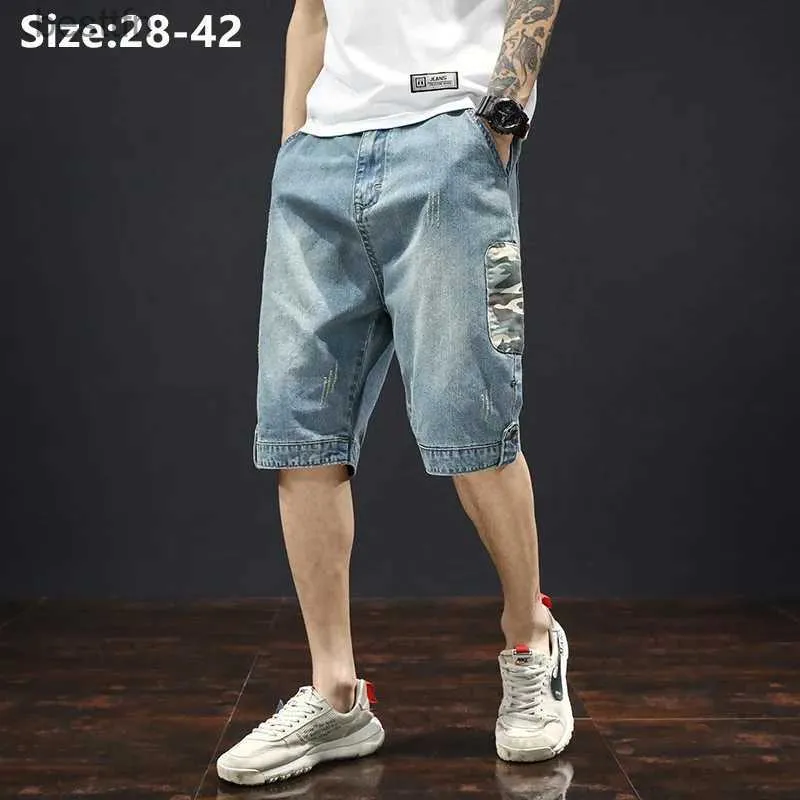 Jeans pour hommes Denim Shorts été hommes décontracté ample grande taille 42 40 38 longueur au genou coupe garçon adolescent jean étiré grand demi pantalon L231208