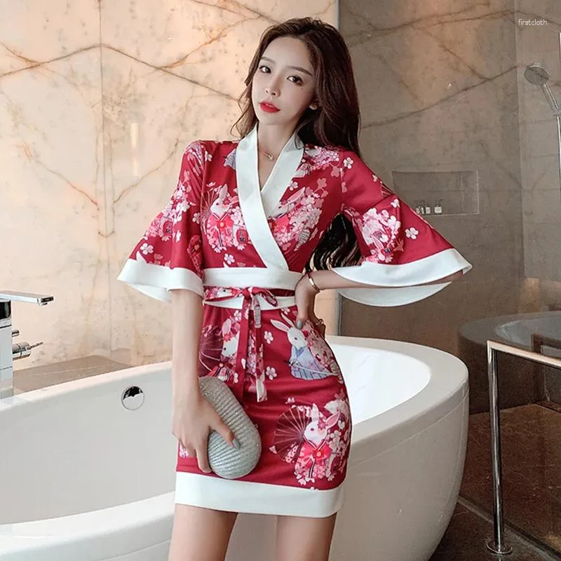 Abbigliamento etnico Donna Sexy Abito Hanfu rosso Stile giapponese Stampa floreale Kimono Yukata Abito elegante Abiti vintage Abiti da festa