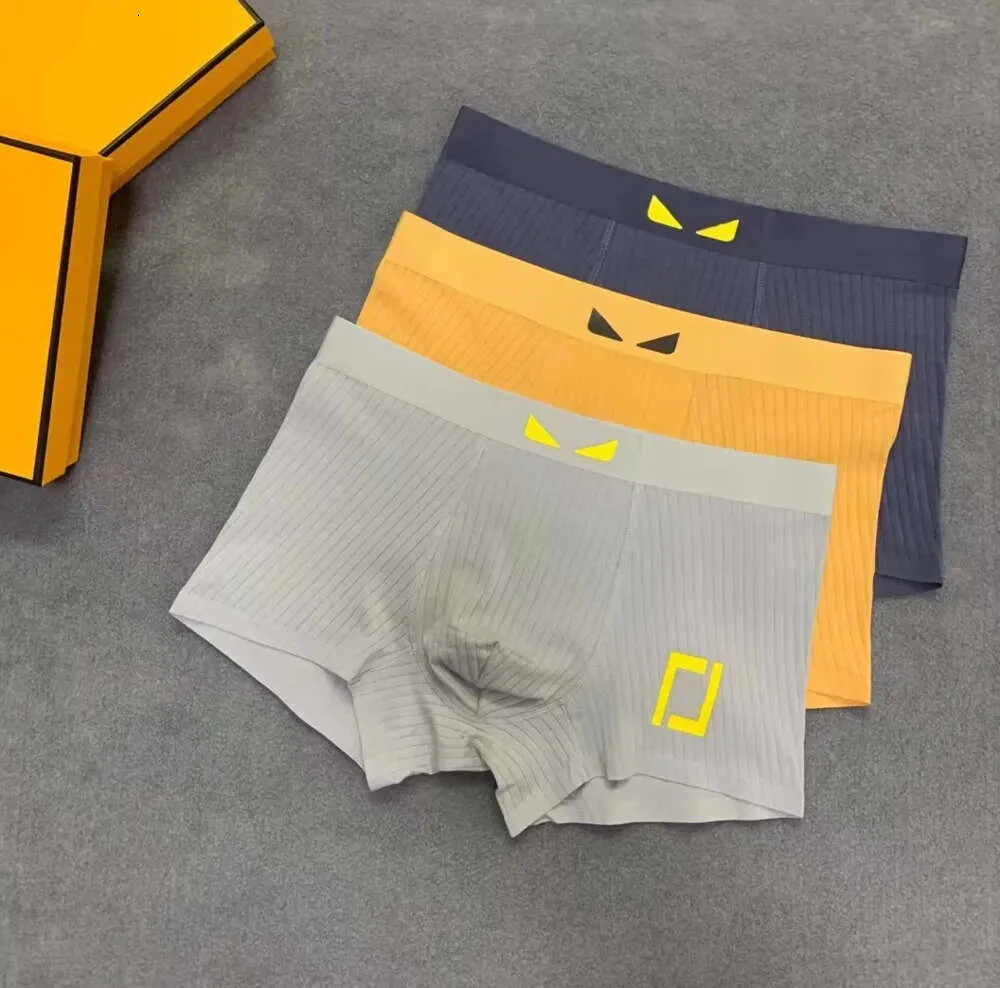 Mutande Intimo da uomo Designer Intimo corto Boxer Seta di ghiaccio Estate Sezione ultra sottile Pantaloncini larghi popolari di alta qualità Fessura per la testa QAQ