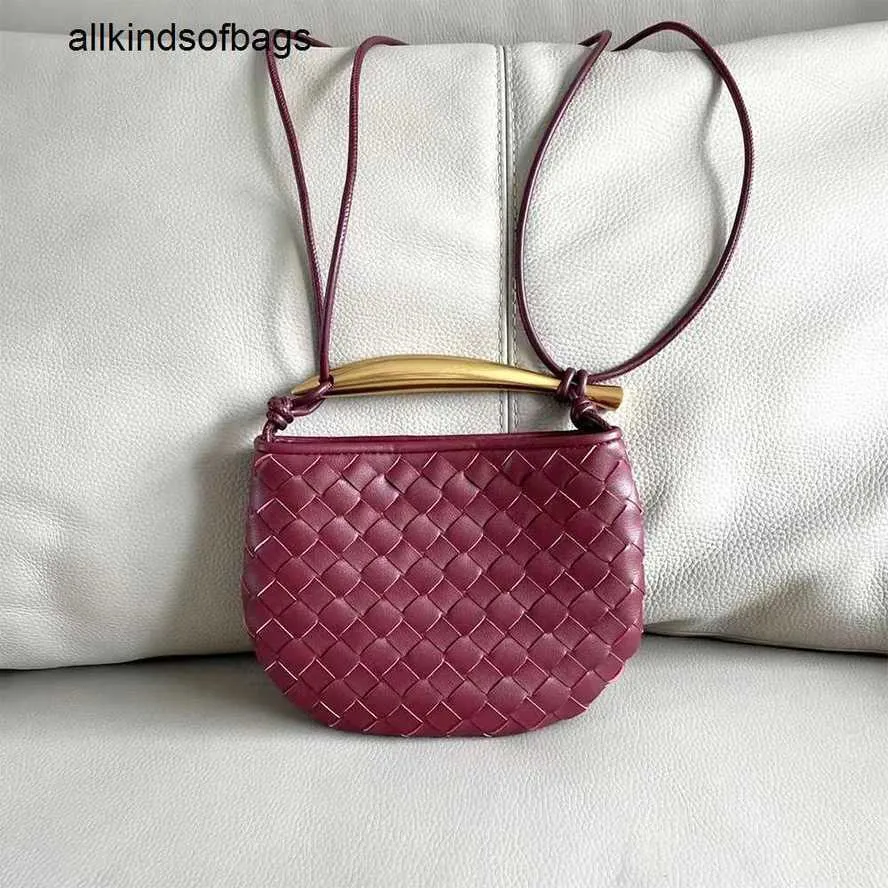 Bottegaaveneta Sardine Bag 2023 Vente chaude Shark Tissé Bun Mini Dumpling de poche Couleur unie Métal personnalisé en gros pour les femmes FRJ