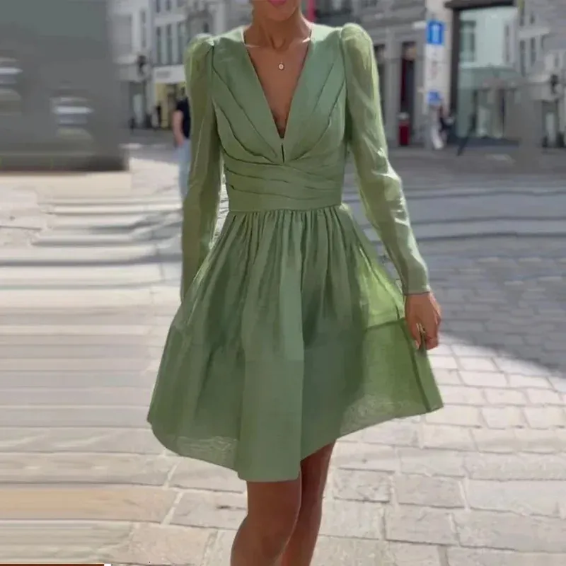 Robe décontractée de base avec jupe plissée à col en V, motif croisé vert menthe, pour l'automne, 231207