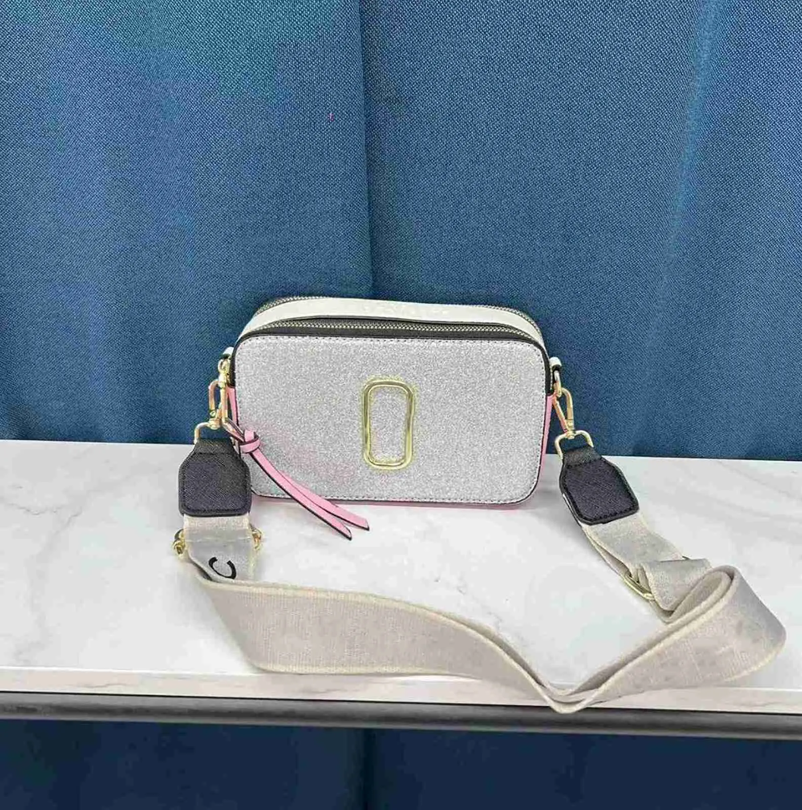 Tasarımcı Çanta Enstantane Yeni Çok Volor Omuz Çantaları Kamera Kadın Moda Kravat Boyası Lüks Deri Crossbody Glitter Strap Strap Cutes Gri Çanta 93Z3