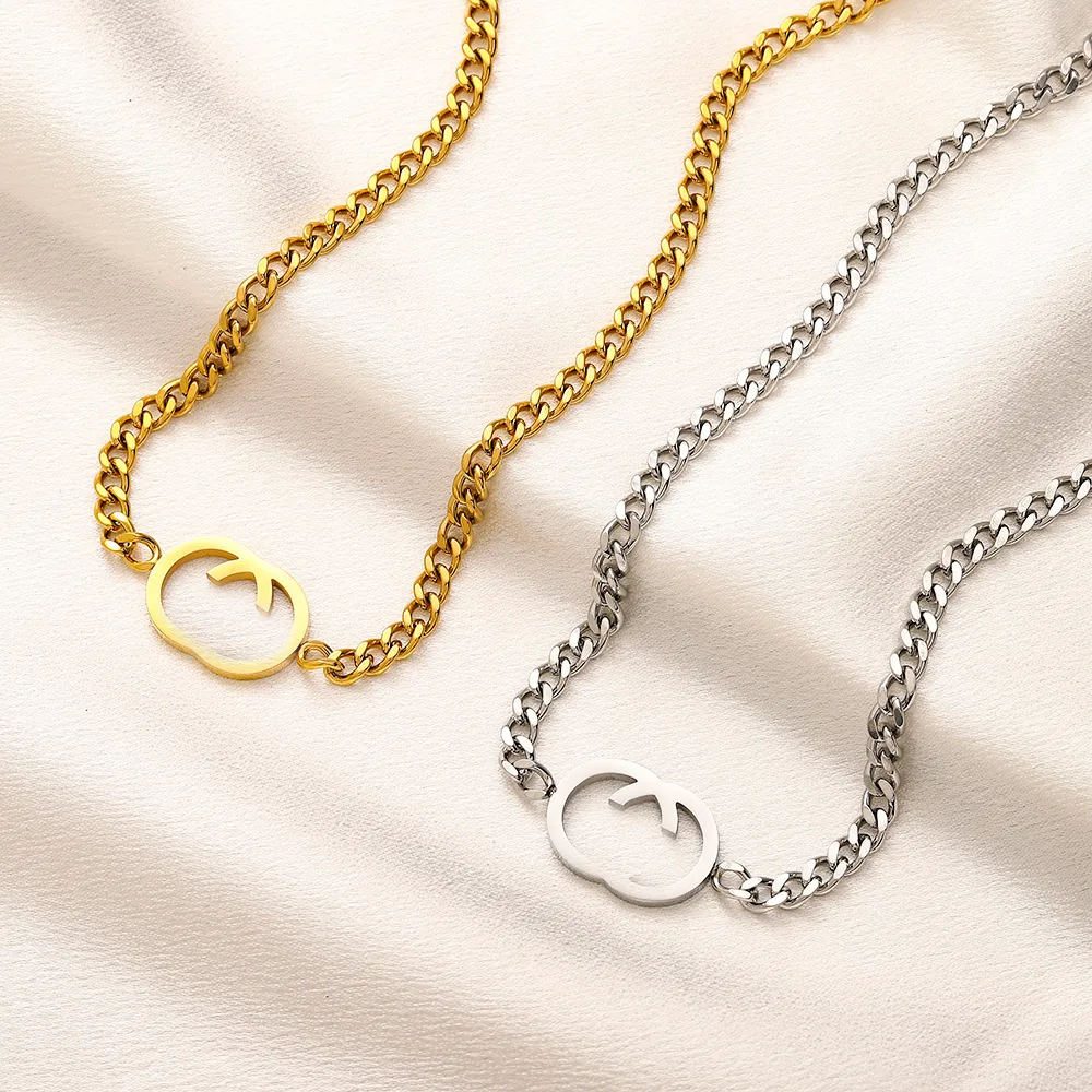 Luxus-Design-Marken-Halskettenkette, 18 Karat vergoldete Edelstahl-Halsketten, runde Halsbandkette, doppelter Buchstabe-Anhänger, modische Damen-Hochzeitsschmuck-Accessoires
