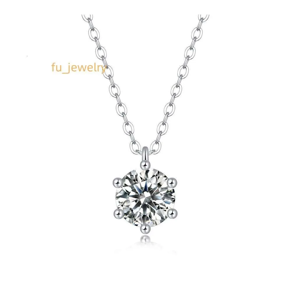 S925 Sterling Silver Necklace Simple Six Claw Pendant CLAVICLE CHAIN ​​inlaid Moissanite Pendant for Women Partihandel