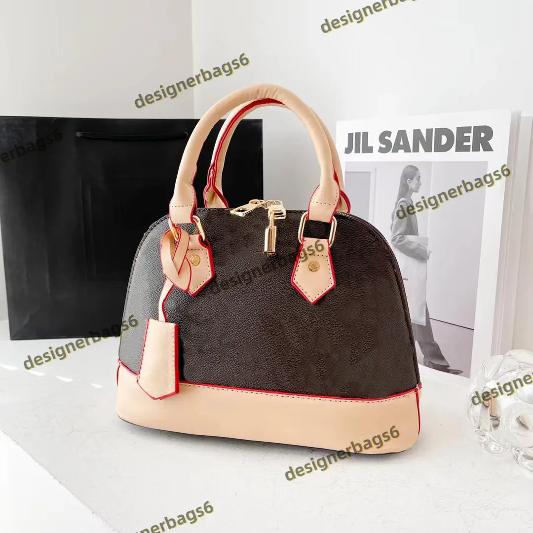 Shell Bag Luxury Designer Högkvalitativ väska Kvinnor BB Tote Axelväska Messenger läder Handväska Skalväska Kvinnor Kosmetika Purse Crossbody Bags Tote Designer Bag