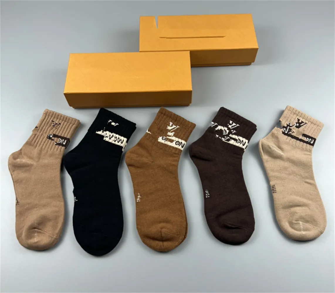 Top vente hommes femmes chaussettes de luxe bas de laine de haute qualité rues seniors chaussettes de genou confortables Designer a8