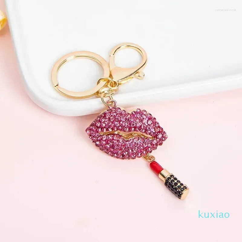 Porte-clés 2pcs strass rouge à lèvres porte-clés mode mignon lèvre forme voiture porte-clés femmes sac accessoires anneau pendentif en métal en gros