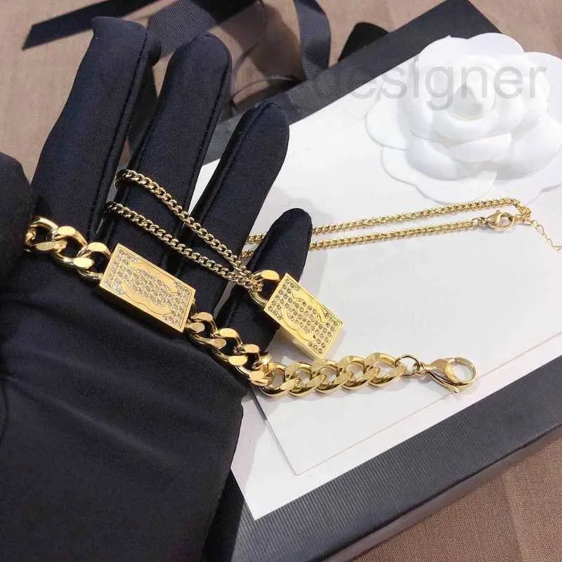 Pendentif Colliers Marque de créateur collier de luxe chaîne cristal plaqué or 18 carats 925 argent lettre en acier inoxydable pendentif mode bijoux pour femmes AGR7