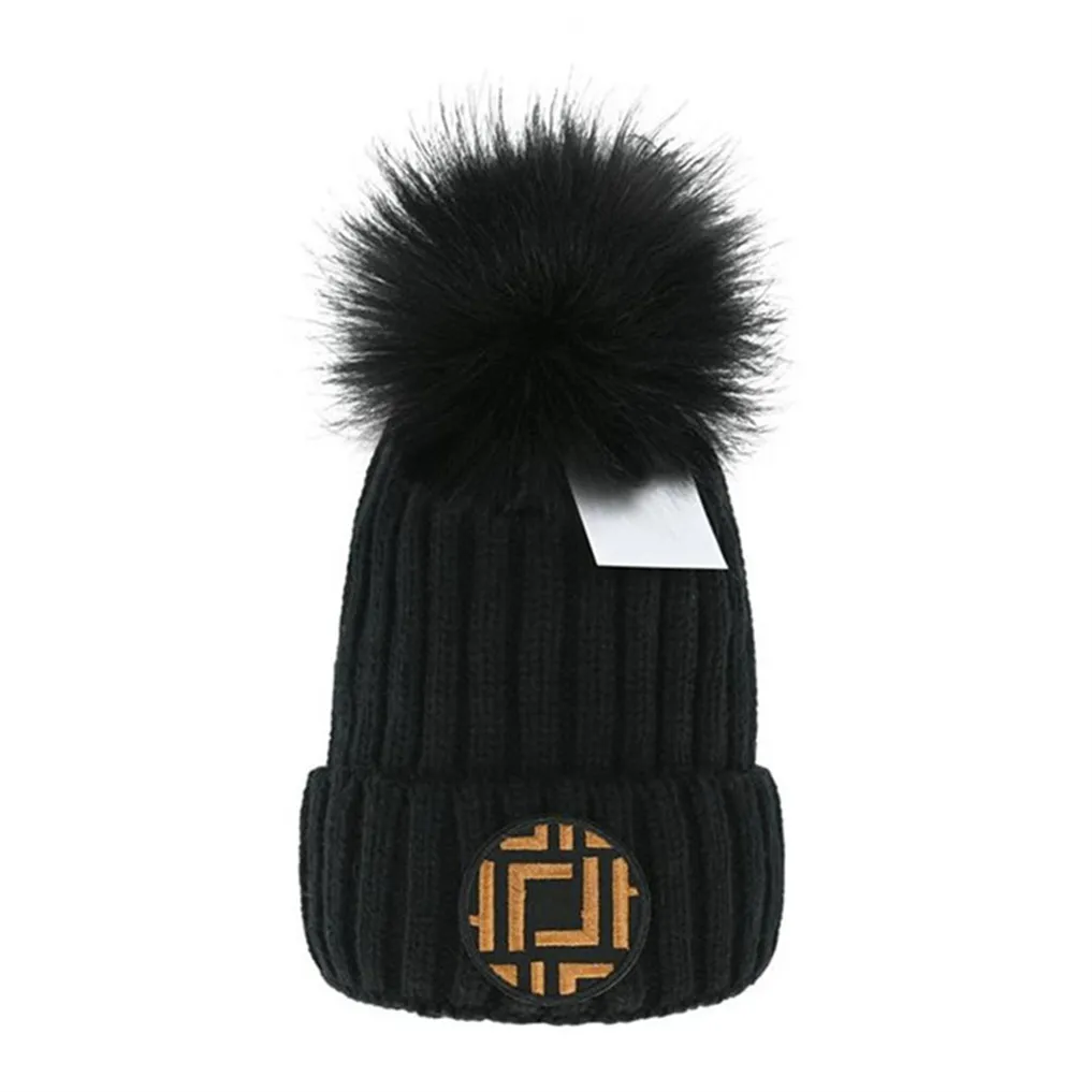 Gorro de punto para mujer a la moda, gorros cálidos de invierno de diseñador, gorro de esquí tejido con pompón de imitación grande Z-3