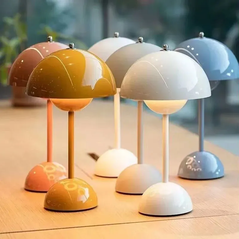 Decorative Objects Figurines Mushroom Flower Bud LED Desk Table Lamp Bedside Night Light For Bedroom Dining Touch Night Light Simple Modern Decoration 231207