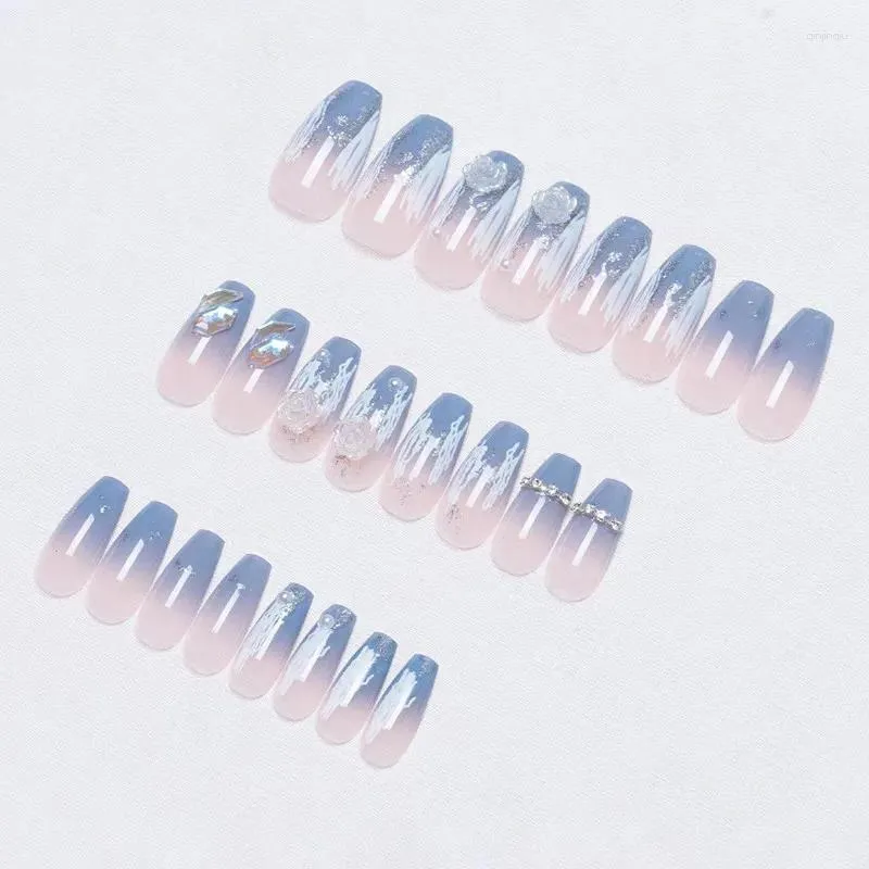 Falska naglar 24st som bär falsk långblå gradient Relief Camellia Style Ice and Snow Complementary Tool Kit
