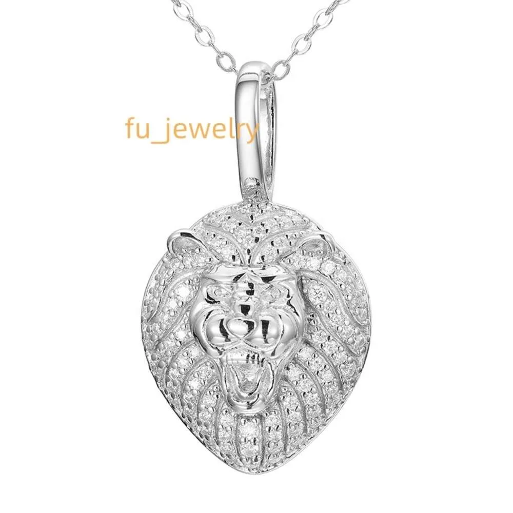 Partihandel Hip Hop Jewelry 18K Gold Plated Micro Pave Ice Out Moissanite 925 Silver Lion Head Charm Pendant Necklace