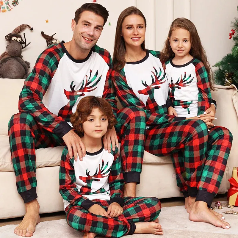 Familie Passende Outfits Weihnachten Kleidung Pyjamas Set Erwachsene Kinder Mutter Vater Sohn Weihnachten Baby Strampler Nachtwäsche Pyjamas Outfit 231207