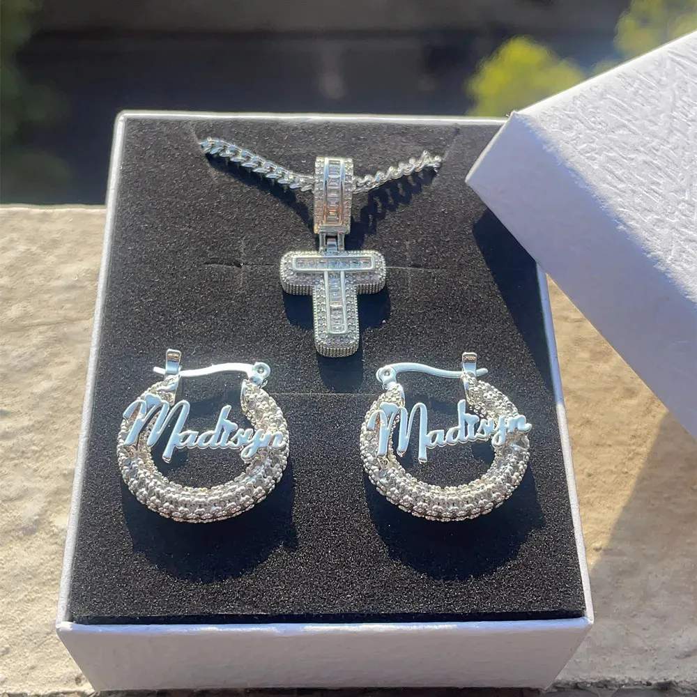 Colares de pingente 3umeter nome personalizado conjunto de jóias para menina mulheres gelo fora piscar 22mm brincos de argola personalidade iniciais hip hop colar 231208