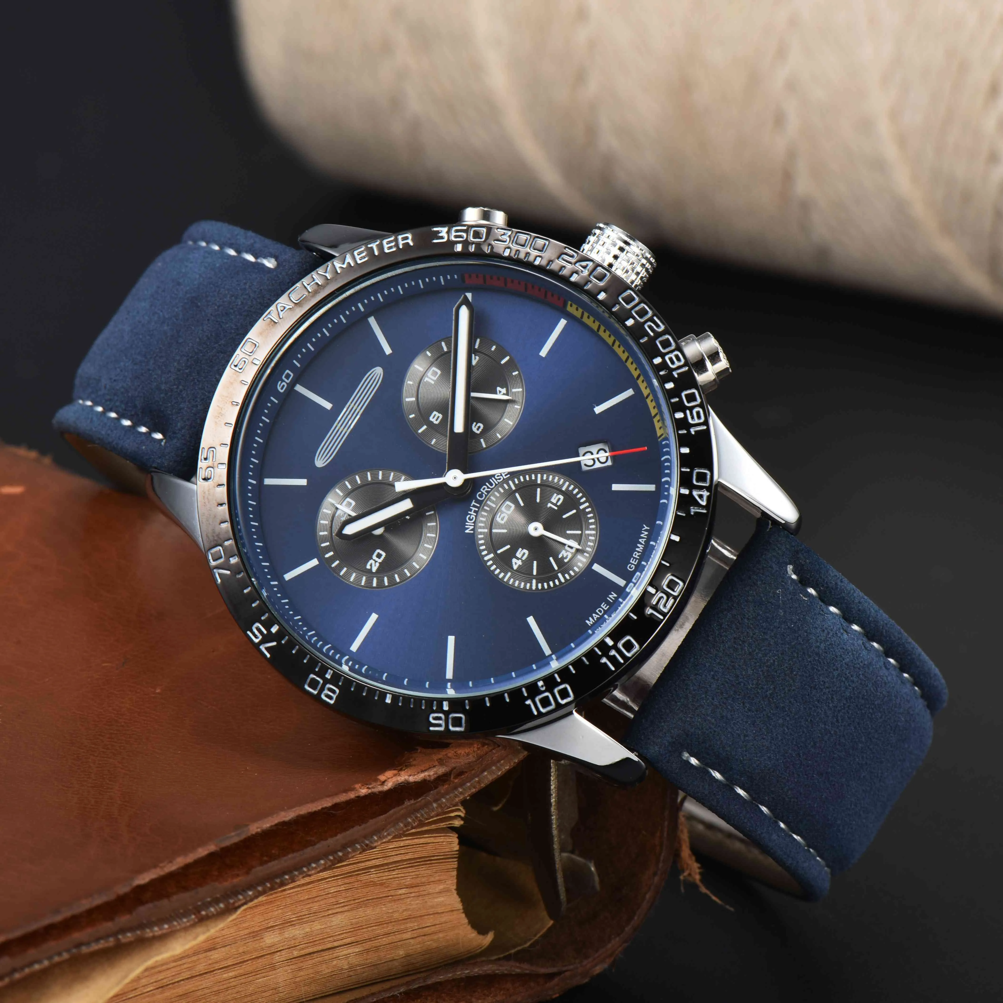 Gorąca moda nowy luksusowy projektant formalny zegarek męski z klasycznym retro z funkcją ruchu kwarcowego neutralny zegarek