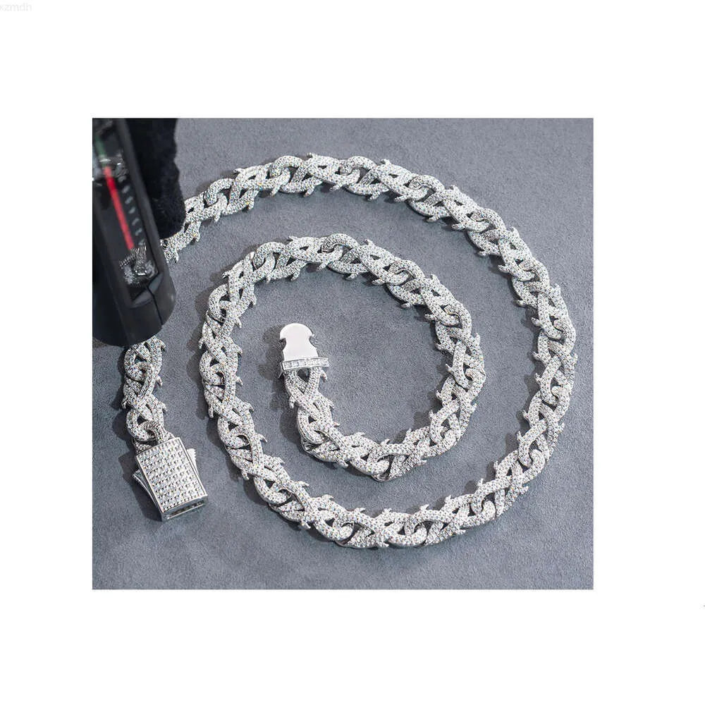 Preço de vendas em massa Colar de aço inoxidável Moissanite Chain Cuban para homens para uso de festas da Índia