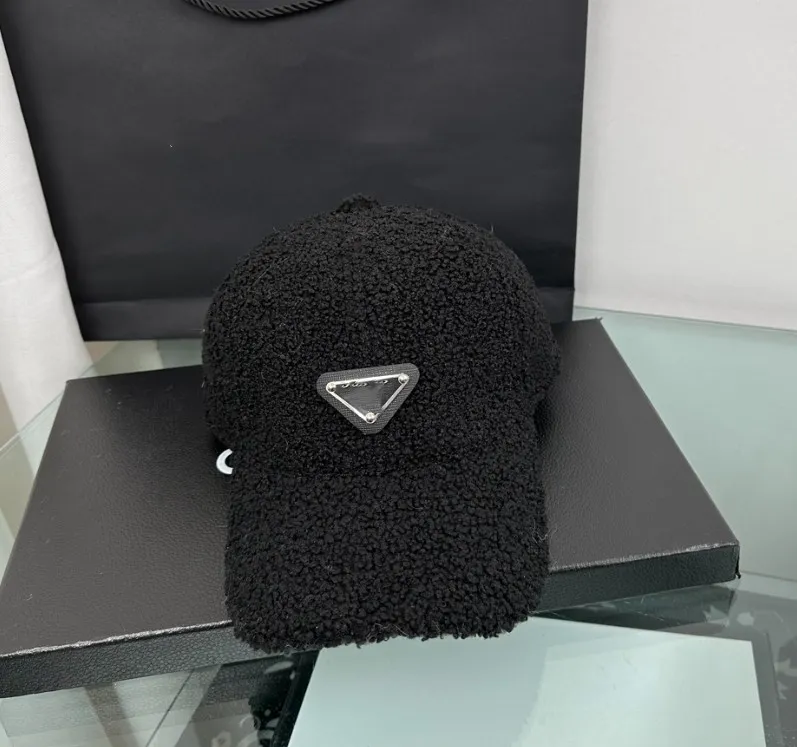 Neue Lammfell Hard Top Peak Cap Zeigen Sie Gesicht Wenig Herbst Winter Hohe Qualität Allgleiches Männer und Frauen Warme Baseball Caps Einfache