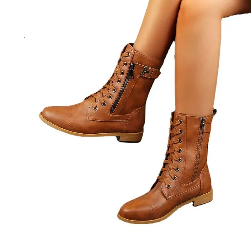 Botas Otoño e invierno Botas de cuero de fondo plano Hebilla de cinturón Tacón bajo Cremallera lateral Botas cortas Botas de mujer 231207