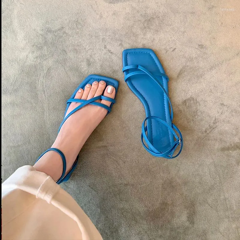 Sandalen verwelkt weibliche Mode Pendler Freizeit Königsblau Frauen Sommer Leder quadratische Zehenriemen flach