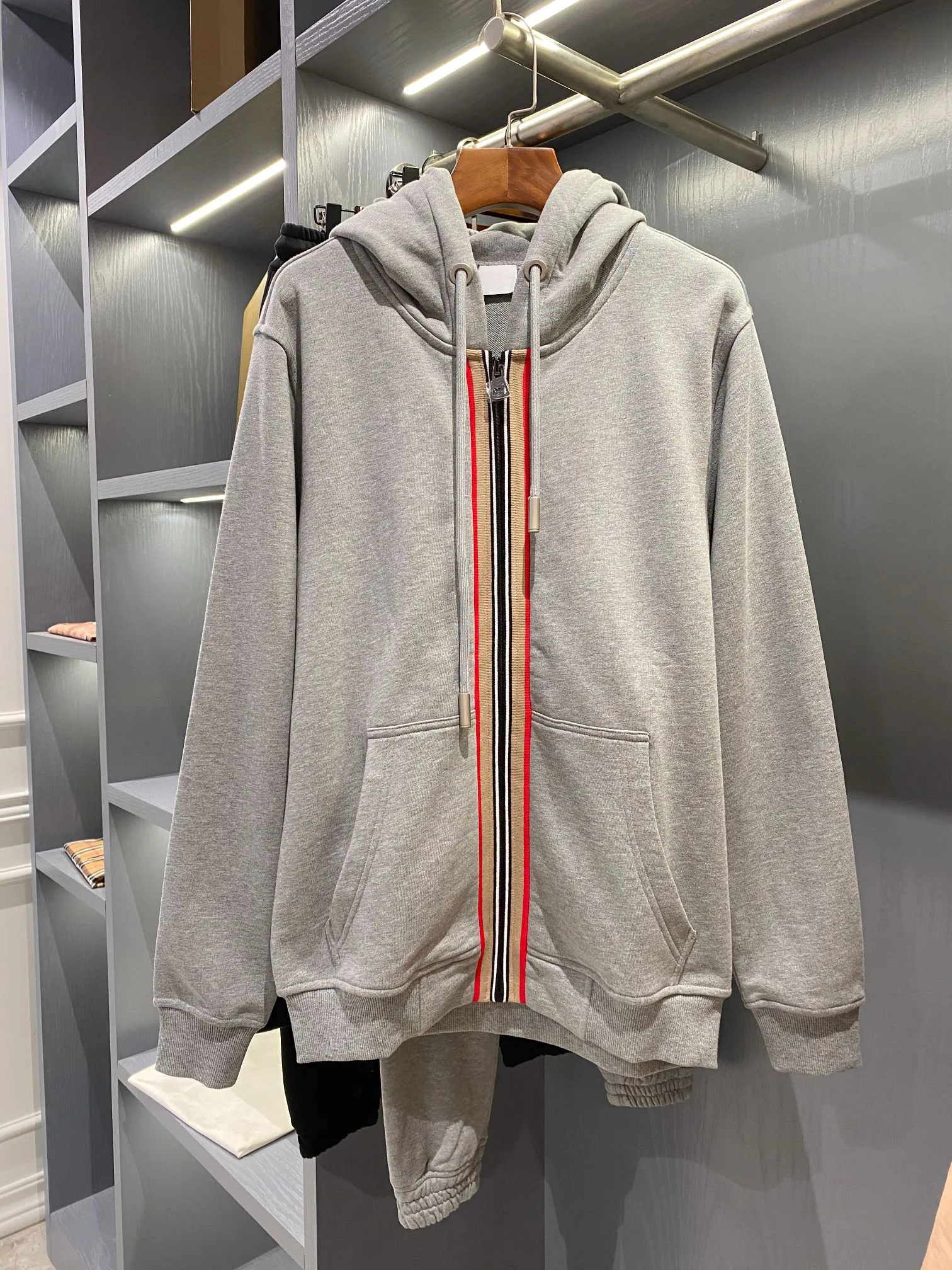 Sudadera con capucha de diseñador de marca clásica, diseño de costura a rayas, talla estadounidense, sudadera con cremallera gris, sudadera con capucha de lujo de alta calidad para hombre