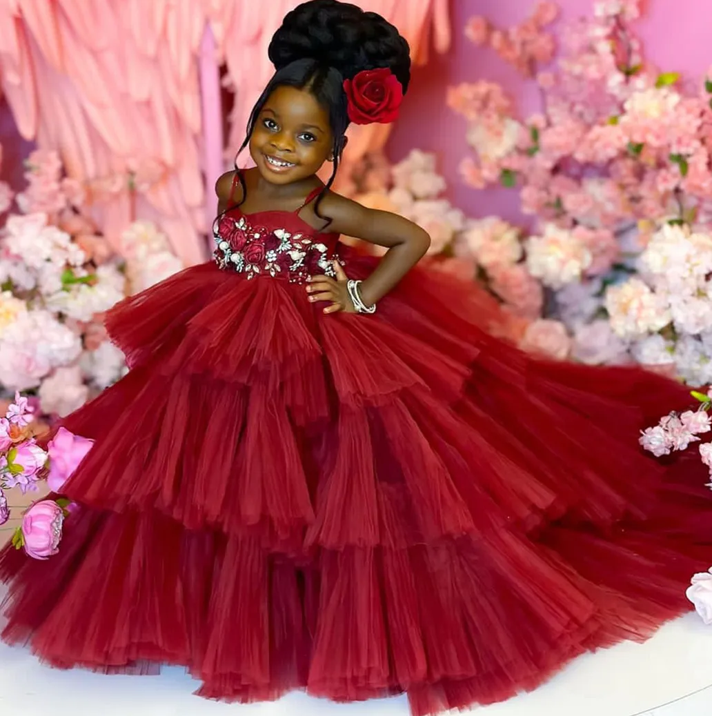 2023 Bourgogne Spaghetti Flower Girl Dresses Ball Gown Tulle Tiers Flowers Vintage Little Girl Christmas PeaGeant Birthning Dopning Tutu Dress Gowns ZJ4238