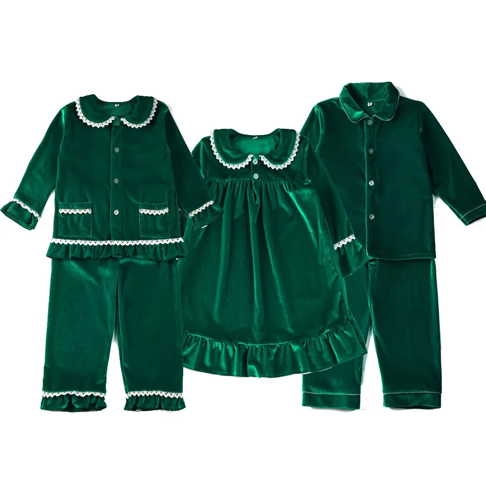 Pyjamas en gros vêtements pour bébés pyjamas pour enfants doux chaud velours fête de famille frère vêtements verts correspondant garçons filles pyjamas de noël 231207