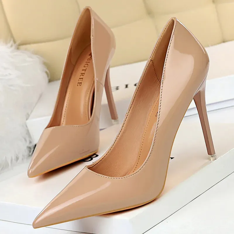 Geklede schoenen dames 7,5 cm 10,5 cm hoge hakken bruiloft bruids klassieke pumps dame scarpins metallic leer lage hakken stiletto naakt kantoorschoenen 231208