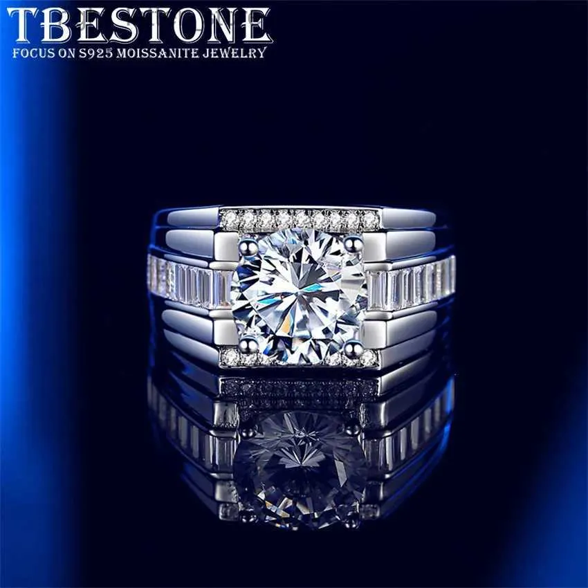 サイドストーン付きTbestone 2023 Hot Sparkling 3Ct Moissanite 925 Silver Luxury Men Ring Endiding AnniversaryボーイフレンドギフトYQ231209