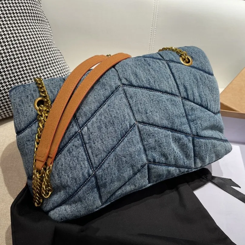 2023 Puffer Denim Flap Bag Luxury Designer Women Thetes Handbag Purse Frosted Cowboy Shourdle Bags Crossbodyクラッチゴールドチェーンウォレットメタルレターパターン20