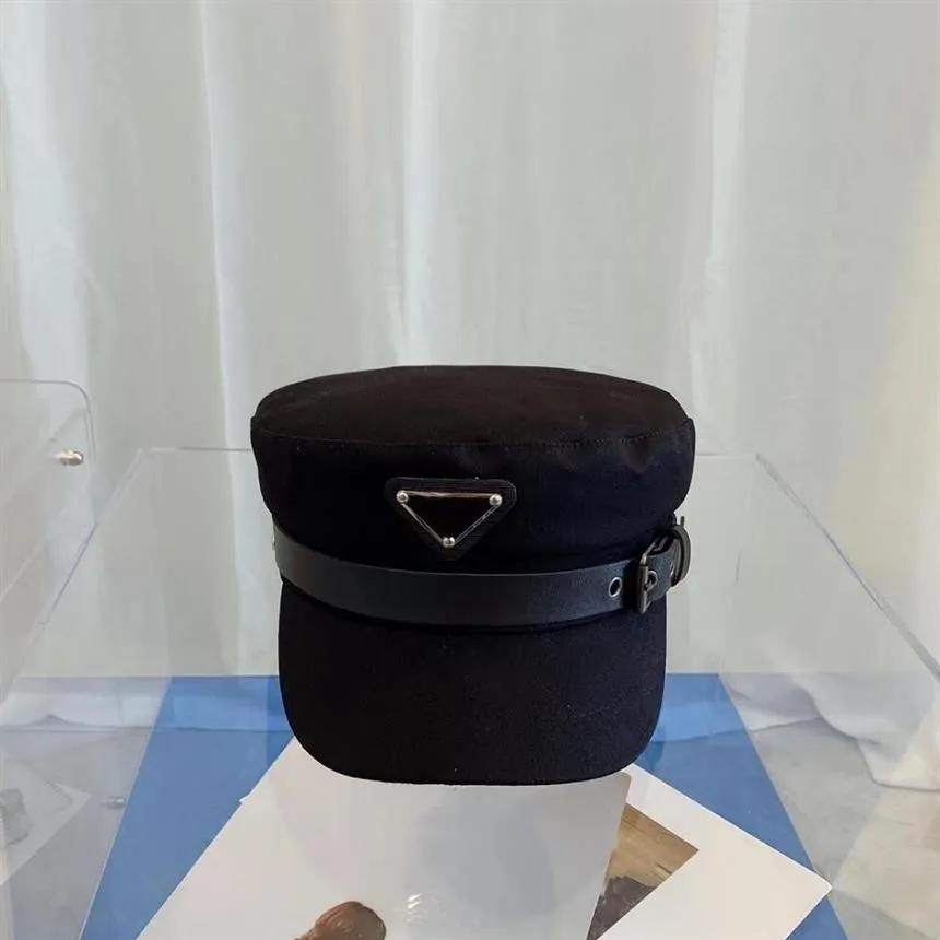 Sombrero de boina de lona para mujer Moda con cinturones para mujer Gorra de ejército simple Diseñador Sombreros de vendedor de periódicos Triángulo Boinas negras Tapas planas Win285z