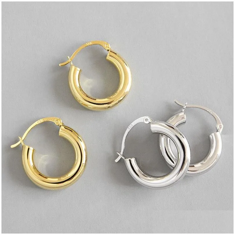 Charms Nya 925 Sterling Sier Minimalistiska metalliska cirkelörhängen för kvinnor Chic Style Female Geometric Hoop Earring Fine Jewelry Drop Dhkhi