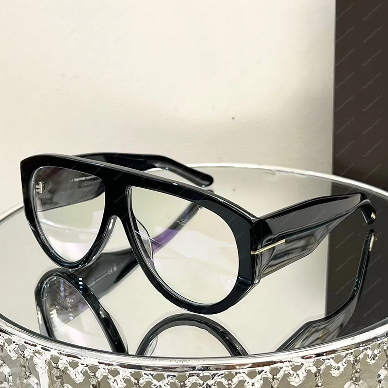 Tom Chunky Plate Frame Clear Lenses Overdized Glasses FT1044 Men Kvinnor Ford Designer Solglasögon Classic Original Box