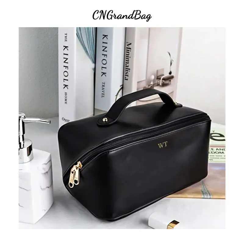 Cosmetic Bags Cases Custom Letters Large Capacity Portable Pillow shaped Makeup Bag Women's Waterproof Wash Storage Travel 231208