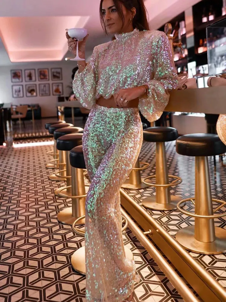 Women's Two Piece Pants 2023 Sexy Shiny Sequins 2 Set Women Outfits Lantern Sleeve Crop Top and Flare Pant Suits Rave Festival Club Party Clothing 231208
