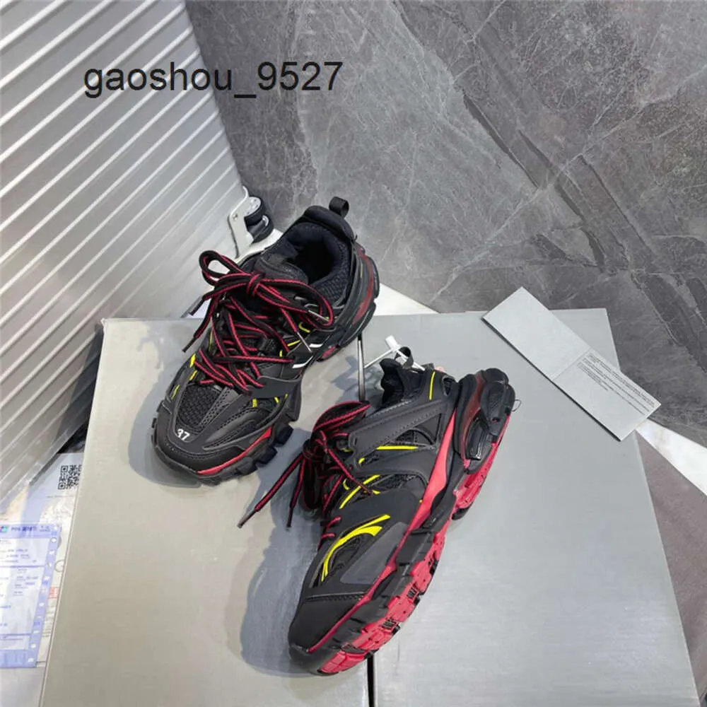 Tränare Balencaigalies Balencigalies Sneakers Designer Luxury Red Track Glow Casual Unisex Shoes Tesssgomma With Truck Trainer Sneaker Shoe Lace Up B Black 60pd