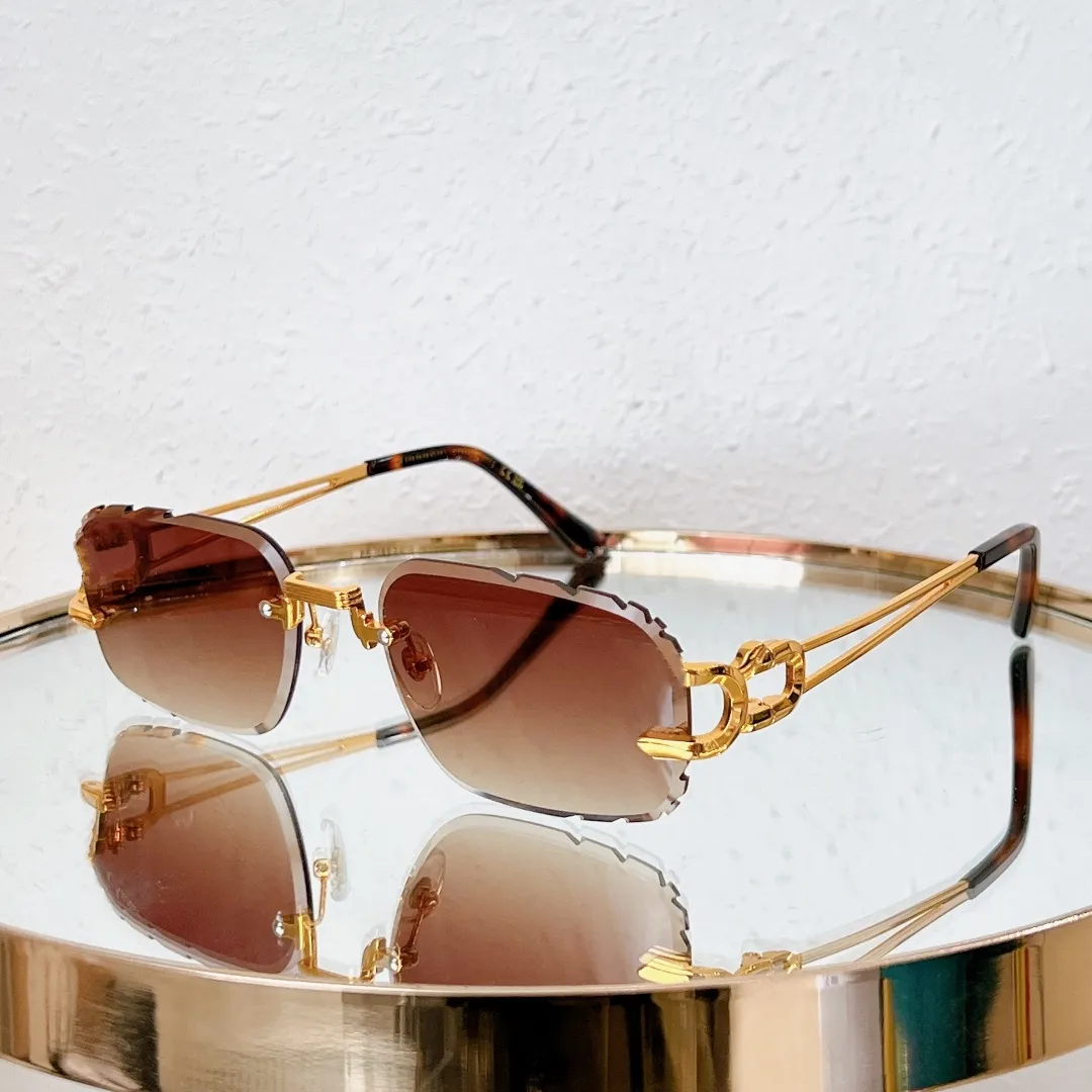 Retro Square Sunglasses - Classic Fashion Shades for Men  display picture 2