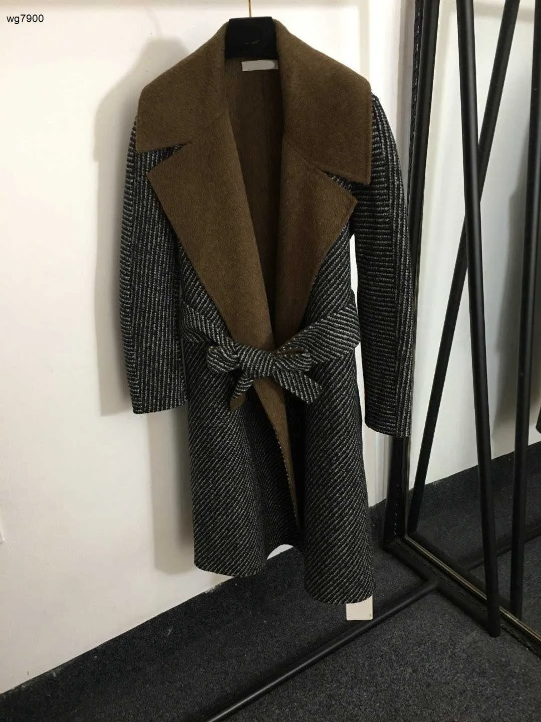 ウールコートの女性デザイナーオーバーコート長袖ウールジャケットウィンドブレイカーベルトデザイン裏地ファッションロゴウォームカーディガン12月08新規到着