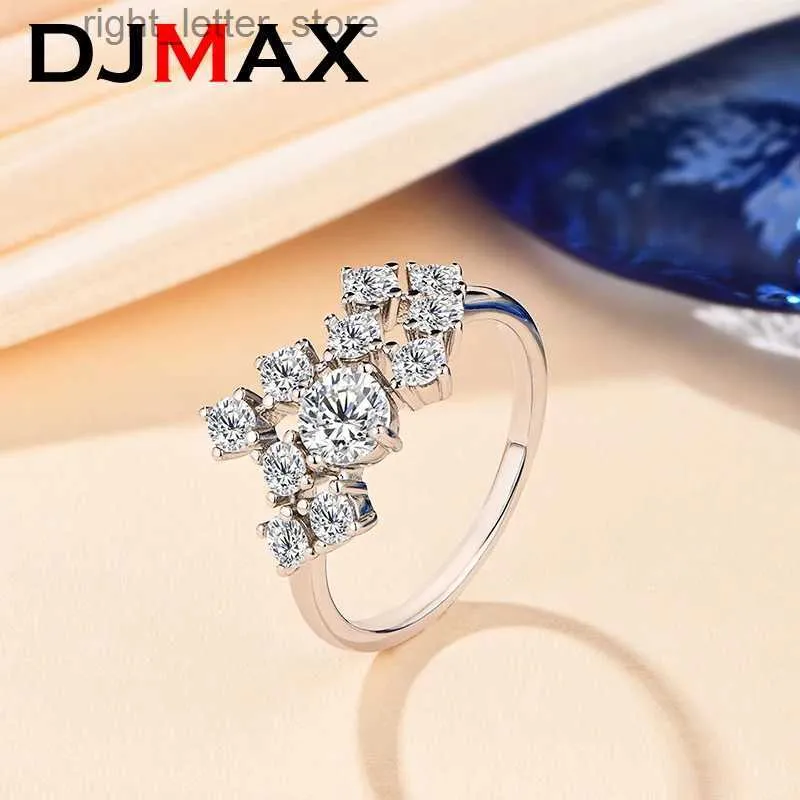 Avec pierres latérales DJMAX 1CT bagues en diamant Moissanite complète pour femmes de qualité supérieure Original 925 en argent Sterling créatif dame bagues en diamant nouveau 2023 YQ231209