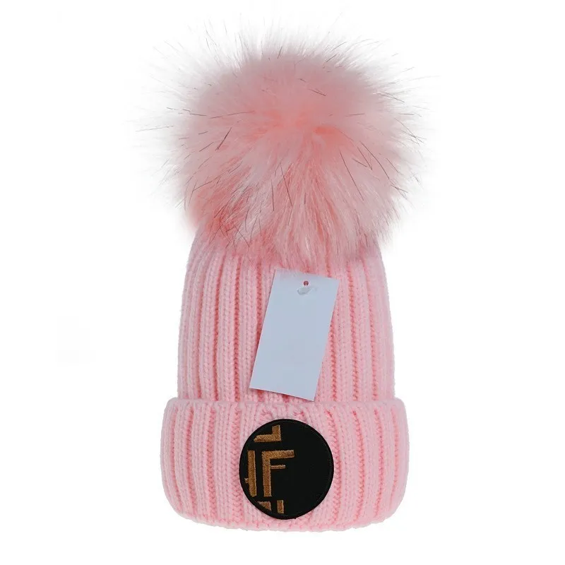 2023 Uomo Inverno Cappello lavorato a maglia Designer di vendita caldi Beanie Donna Berretti con teschio Cappelli da neve caldi Cappelli da alpinismo da viaggio FD7