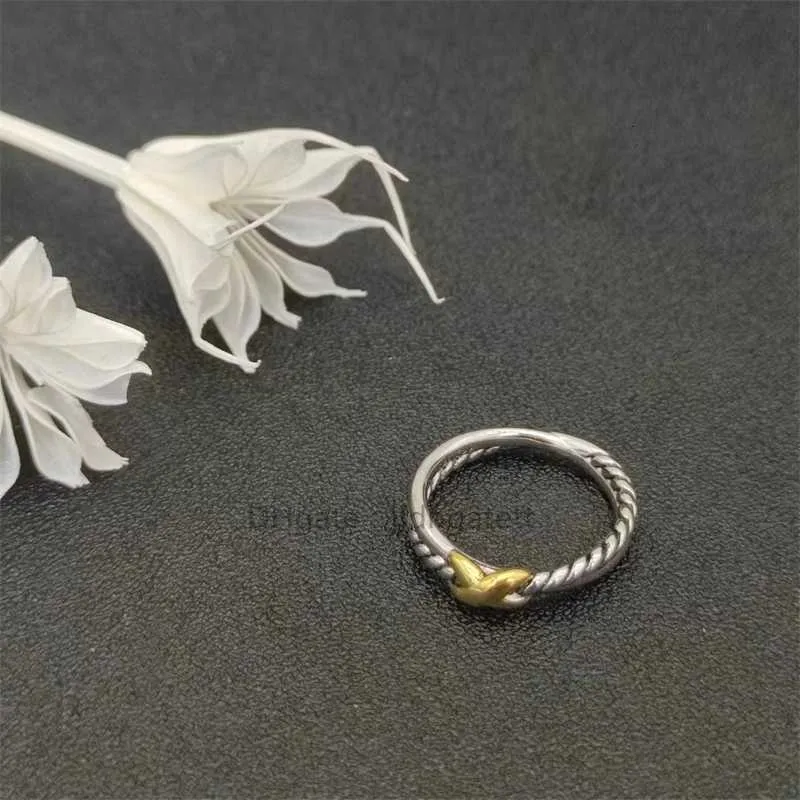 Anello nuziale di lusso Designer x per donna 1 Cavo stazione di alta qualità Collezione trasversale Anello etnico vintage con pendente a cerchio Anello con gioielli punk Anelli a fascia