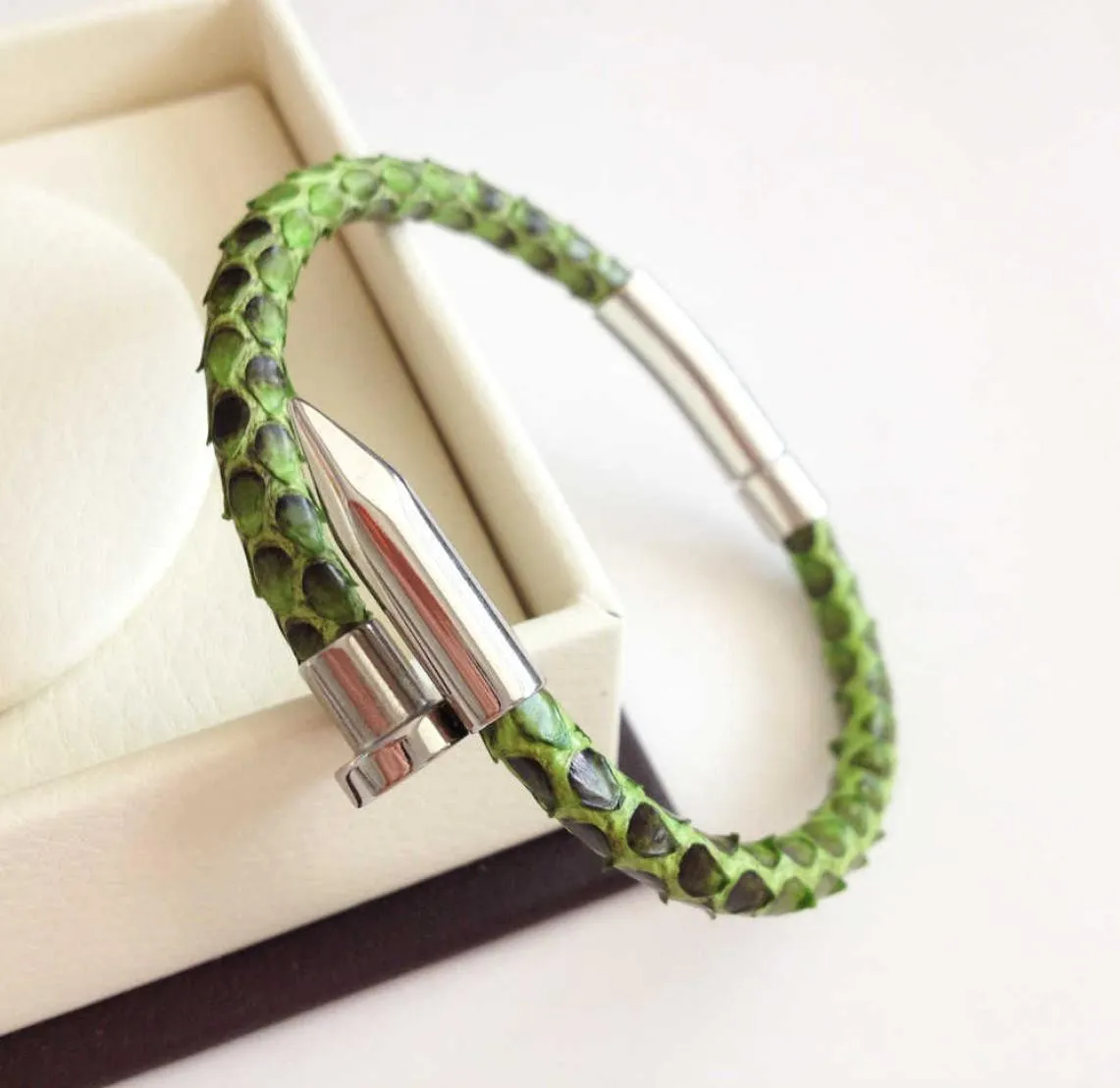 Nouveau Bracelet en cuir peau de Python titane acier mode Punk Quan Zhilong même bracelet à ongles en acier inoxydable 1812283