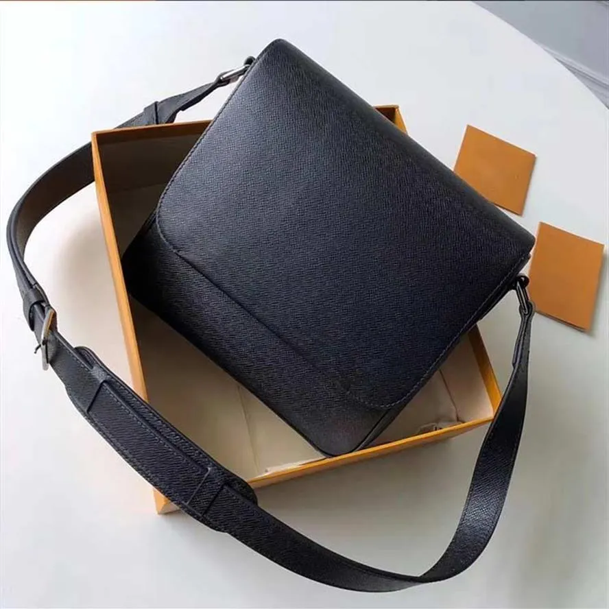 GOOD KVALITETS DESIGNER Portfölj Fashion Brand Men Bag Pu Leather Handväska berömd axelväska stor kapacitet Messenger väska Purse M3198J