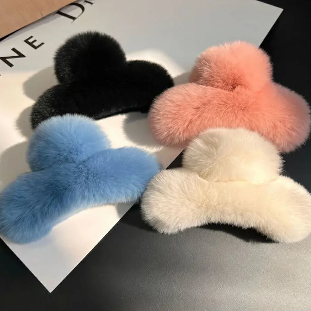 Egelant Artiglio per capelli in peluche Clip per coda di cavallo in peluche di grandi dimensioni Clip per coda di cavallo Pelliccia sintetica Grandi forcine per capelli Clip di squalo Fermaglio per capelli in pelliccia di coniglio 16 cm Grande