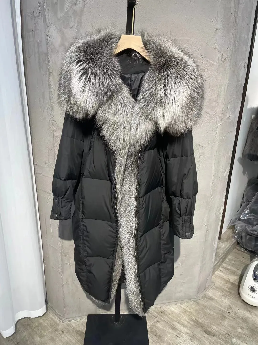 Piumino da donna Parka invernale da donna caldo cappotto 90% piumino d'oca lungo collo in vera pelliccia di volpe spessa capispalla di lusso cappotto femminile streetwear 231208