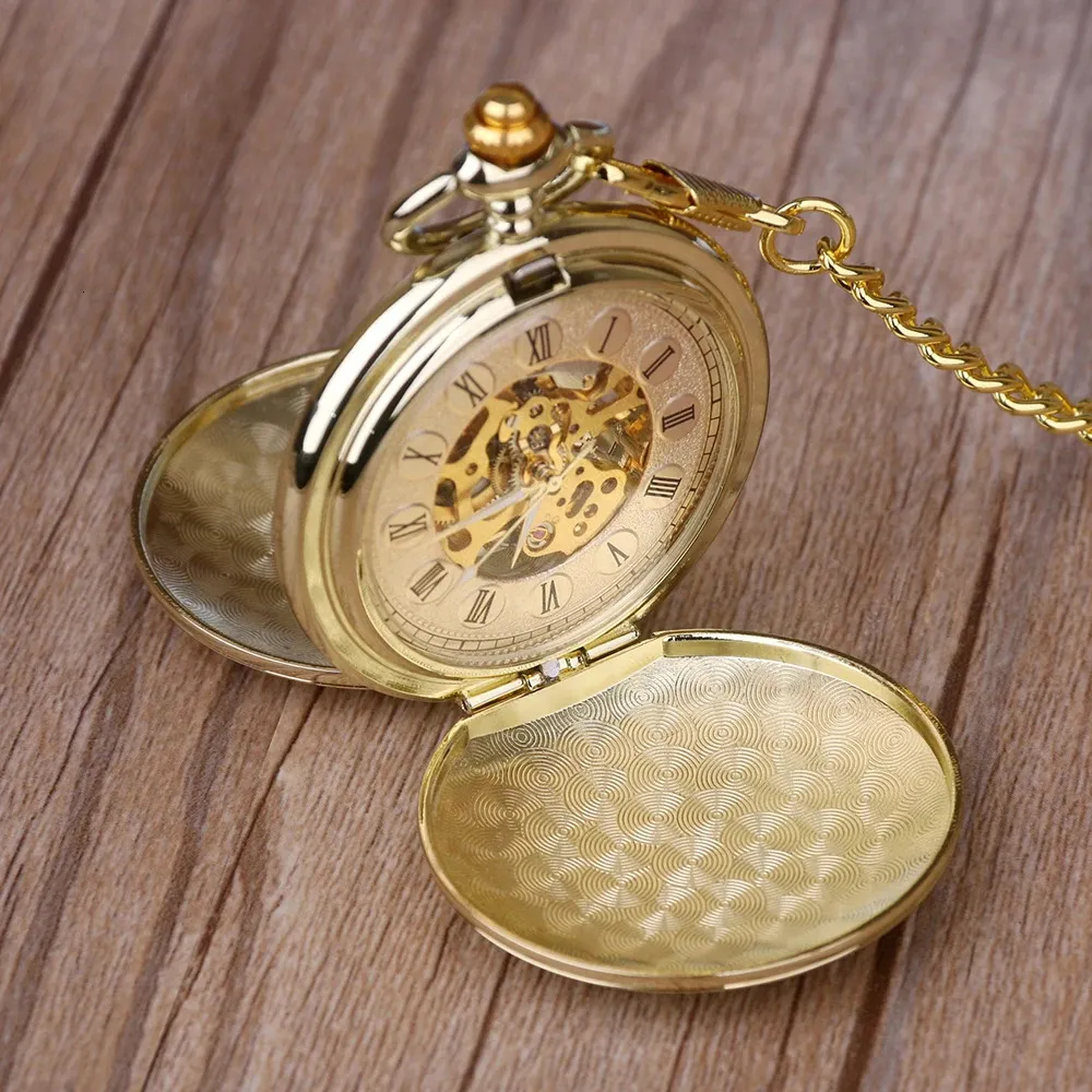 Pocket Watches Retro Golden Pocket FOB Watches Full Double Hunter Mekaniska fickklockor Graverade män Kvinnor Pocket Watch Chain Nurse Horloge 231208