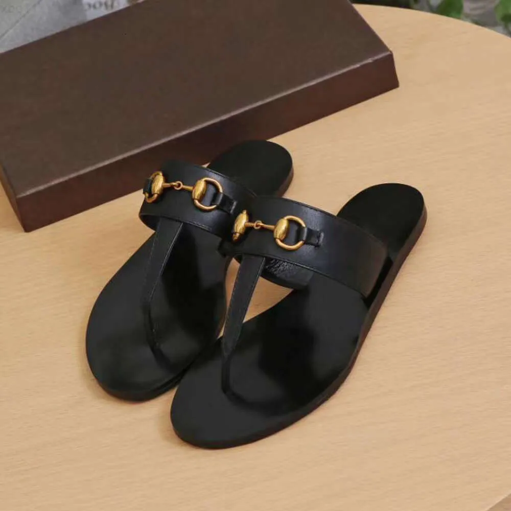 Top Hot Sale-Summer Marka Kobiety Flip Flops Slipper Luksusowy moda oryginalna skórzana slajdy sandały metalowe łańcuch damski swobodny buty sz 36-42 n07