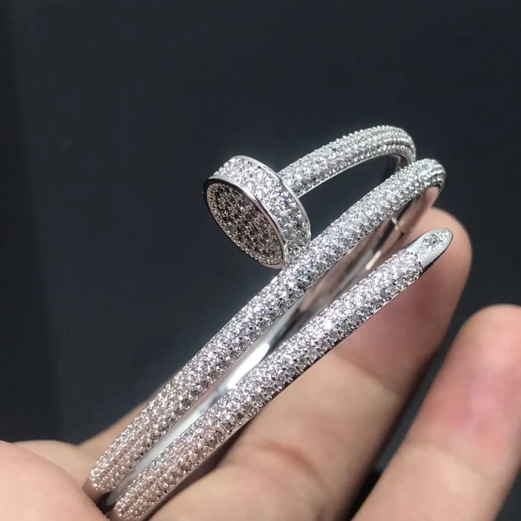 Nuovo di nicchia di nicchia di lusso di Blangle Tre cerchi pieni di chiodi di diamanti e stelle Bracciale femminile